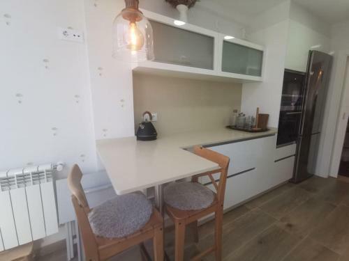 Apartamento Tom�s Paredes, Vigo, 3 Habitaciones