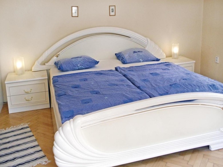 Apartment Krizikova I