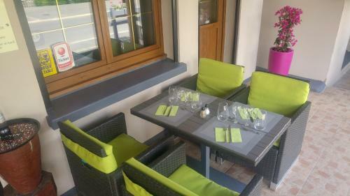 Hostal Le Point De Chute