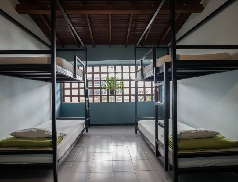 Hostal Galeria Hostel