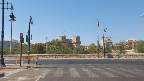 Apartamento Valencia Centro Andando Y Playa Malvarrosa Tranv�a