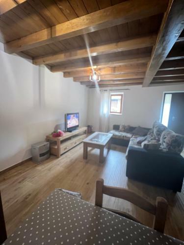 Casa En Trece�o 5 Dormitorios Y 2 Plantas