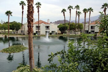Hotel Desert Breezes Resort