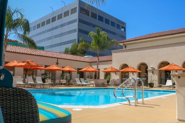 Hotel Dusitd2 Constance Pasadena