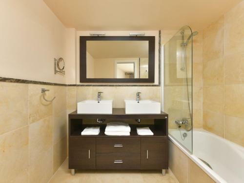 Apartment Sea Front By Interhome