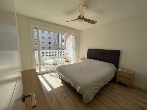 �mplio Apartamento Playa La Mata Torrevieja