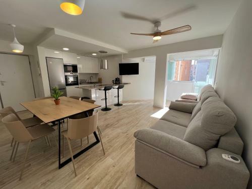 �mplio Apartamento Playa La Mata Torrevieja