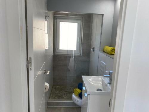 Apartment To 100m Of The Beach
