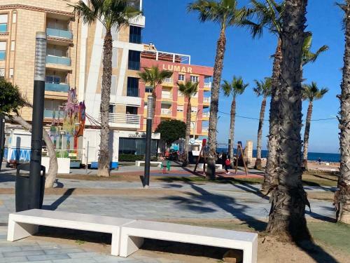 Apartment To 100m Of The Beach