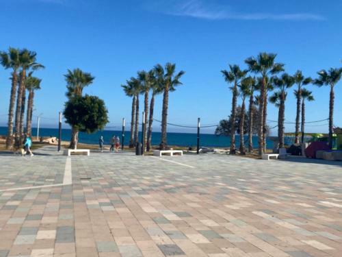 Apartment To 100m Of The Beach