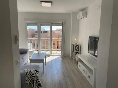 Apartment To 100m Of The Beach