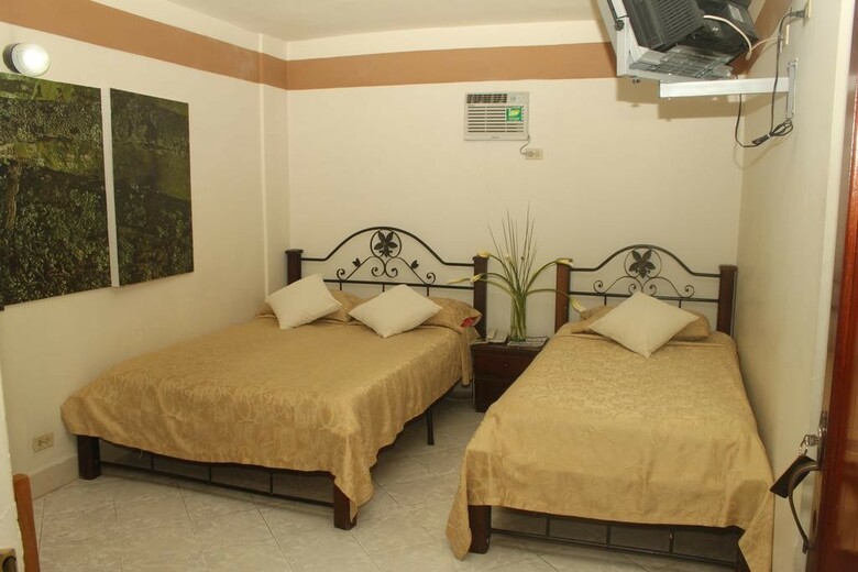 Hotel Plaza 70