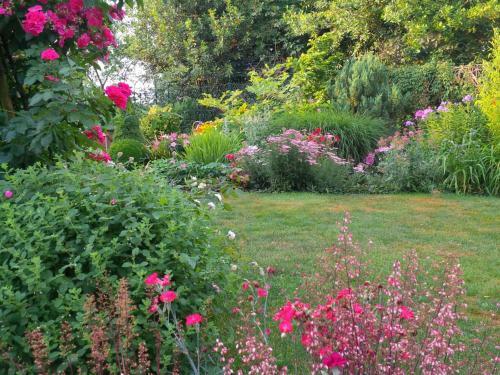 Holiday Home Bis R Du Chapitre Meigne Le Vicomte