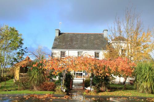 Lake House Hotel