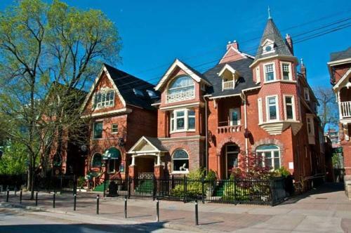 Madison Manor B&B And Pub