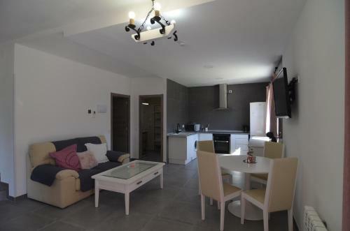 Sue�a Toledo