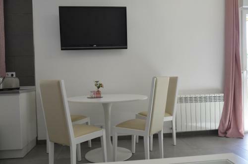 Sue�a Toledo