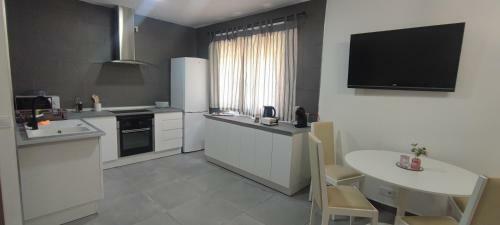 Sue�a Toledo