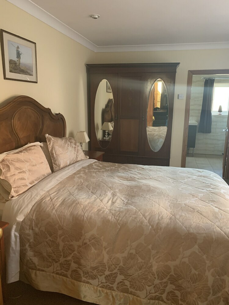 Riverside Bed And Breakfast