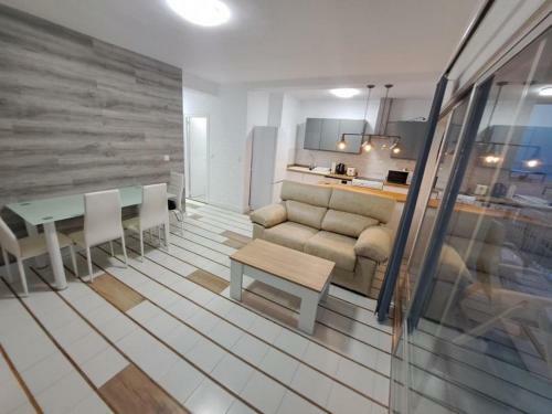 Beachfront Apartment - La Mata