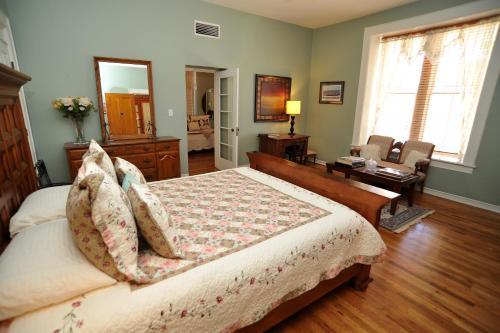 Royal Elizabeth Bed & Breakfast