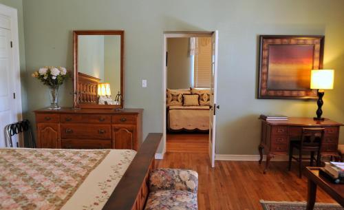 Royal Elizabeth Bed & Breakfast