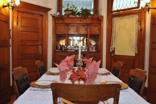Royal Elizabeth Bed & Breakfast