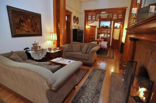 Royal Elizabeth Bed & Breakfast