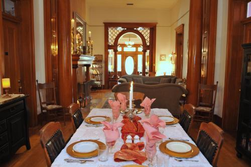 Royal Elizabeth Bed & Breakfast