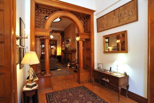 Royal Elizabeth Bed & Breakfast