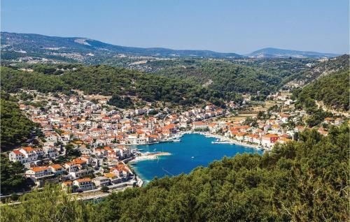 Holiday Home Pucisca 15