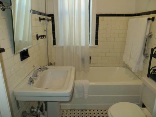 Bridgeport Bed And Breakfast