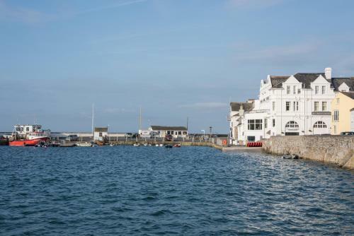 Ship And Castle Hotel