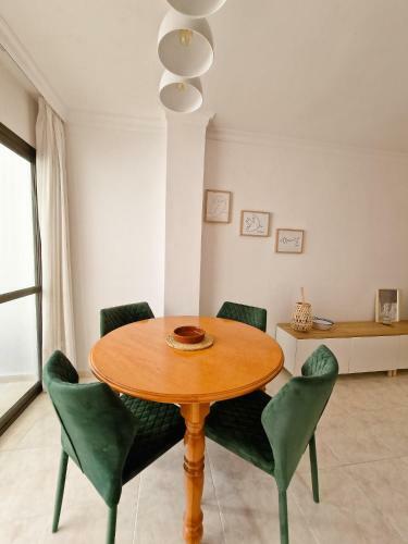 Beach Apartment With Balcony, AC & Pool By Limonero