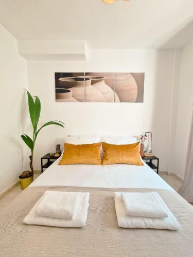 Beach Apartment With Balcony, AC & Pool By Limonero