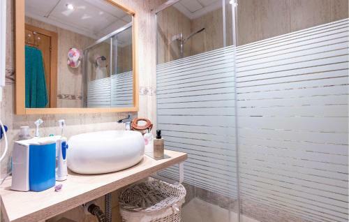 Amazing Apartment In Torrevieja With 2 Bedrooms