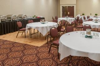 Ramada Plaza Calgary Airport Hotel And Conference Centre