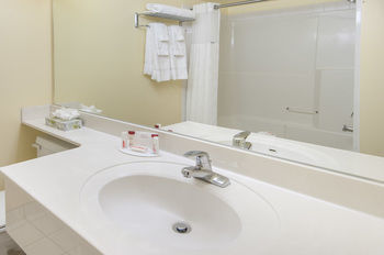 Ramada Plaza Calgary Airport Hotel And Conference Centre