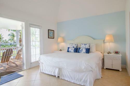 Hotel Indigo Reef Resort Villas
