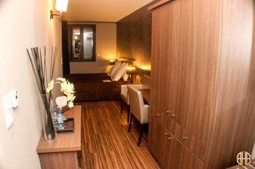 Bhb Hotel