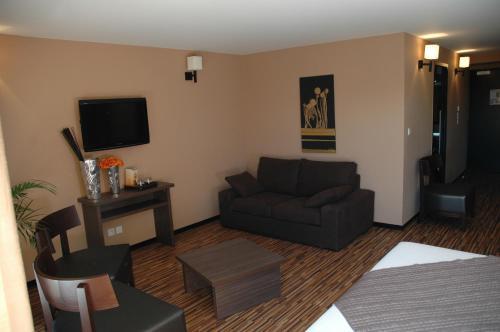 Bhb Hotel