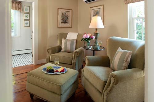 The Blushing Oyster Bed & Breakfast