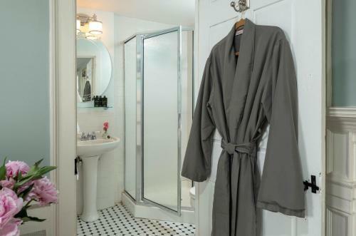 The Blushing Oyster Bed & Breakfast