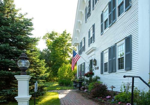 The Blushing Oyster Bed & Breakfast