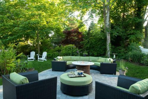 The Blushing Oyster Bed & Breakfast