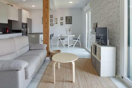 Apartamento Earra - Casa Fabiola, Centro Y A 2 Min de La Playa