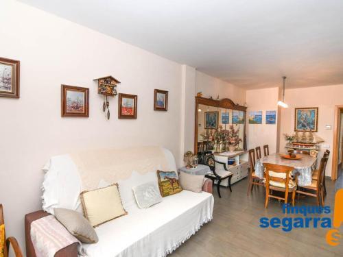 Casa El Vendrell, 3 Dormitorios, 6 Personas - Es-320-4