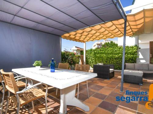 Casa El Vendrell, 4 Dormitorios, 8 Personas - Es-320-3