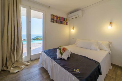 Sea Breeze Lux House - Private Pool & Aircon