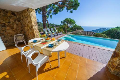 Sea Breeze Lux House - Private Pool & Aircon